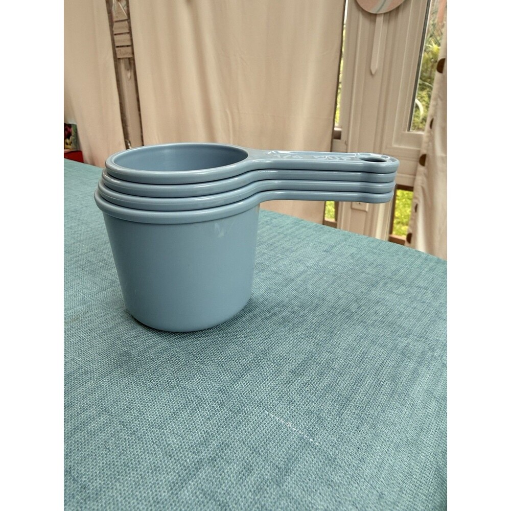 4 Vintage Rubbermaid Blue Plastic Measuring Cups 1 Cup - 1/2 - 1/3 - 1/4 EUC
